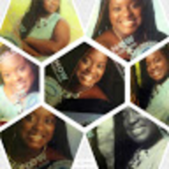 Meet your Posher, Briana - Picture 1 of 1